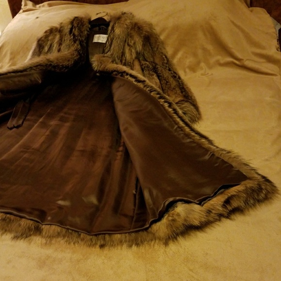 NEW YORKER FUR COAT - Picture 4 of 8